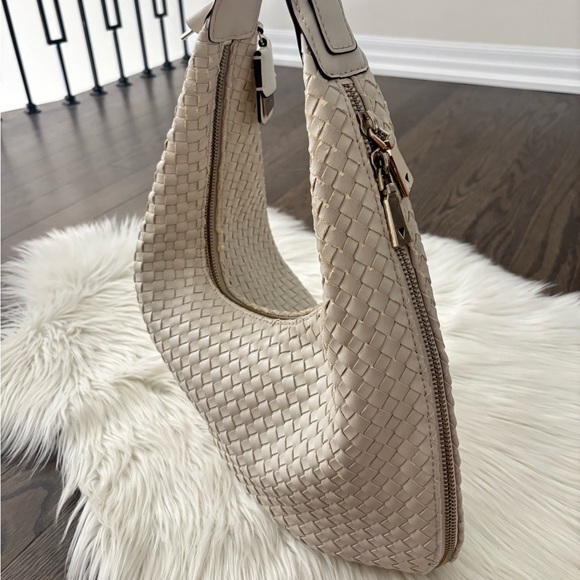Guess Zoia Woven Hobo Bag - Picture 5 of 12